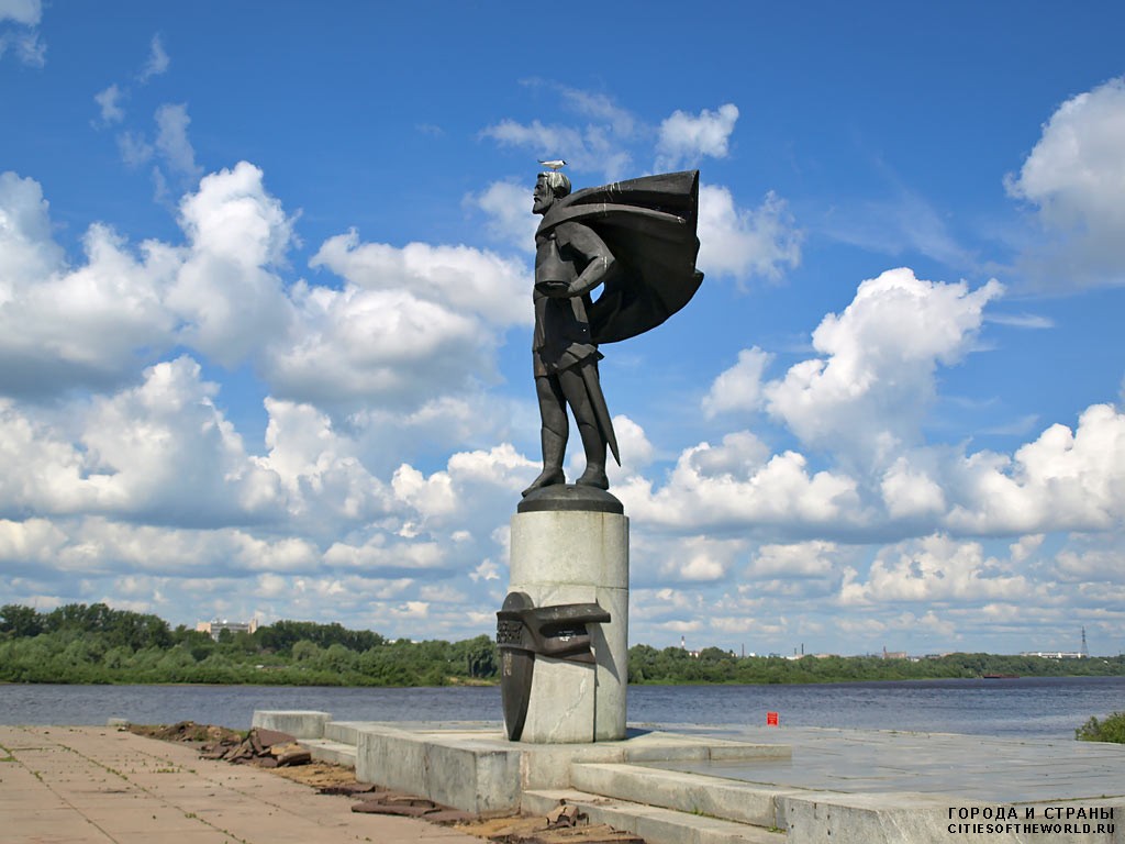 Новгород статуя. Александр Невский памятник Великий Новгород. Великий Новгород памятник Александру Невскому. Памятник Александру Невскому на набережной Великий Новгород. Великий Новгород а Невский скульптура.